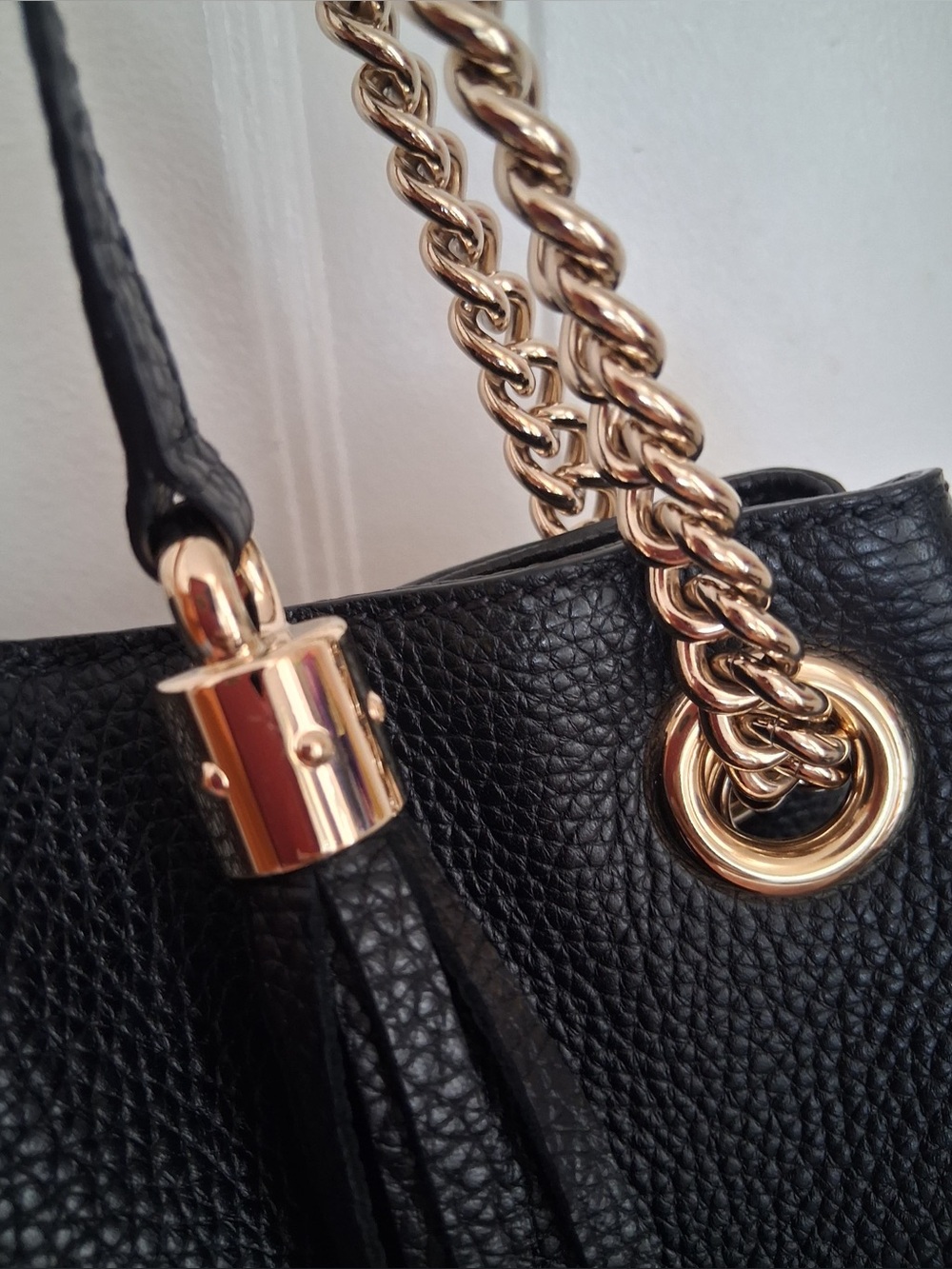 Gucci Soho Leather Shoulder Bag with Gold Chain - Picture 5 of 15